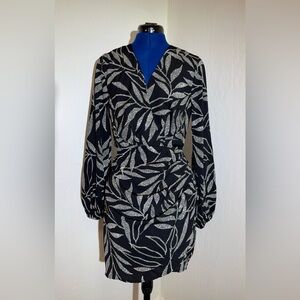 Tyche Black & White Leaf Print Wrap-Style Dress 🌿